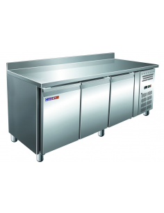 Стол холодильный Cooleq GN3200TN, 465 л трехдверный с бортом