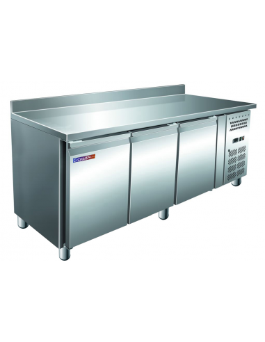 Стіл холодильний Cooleq GN3200TN, 465 л тридверний з бортом