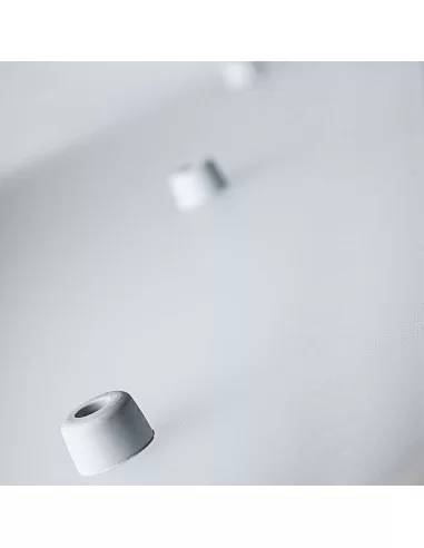 Кухонная доска с ножками размером 500 x 340 х 20 мм. (Белая) пластик Кухонная доска с ножками размером 500 x 340 х 20 мм. (Белая) пластик